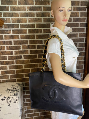 Vintage Chanel XL Jumbo Flap Bag Black Lambskin Gold Hardware
